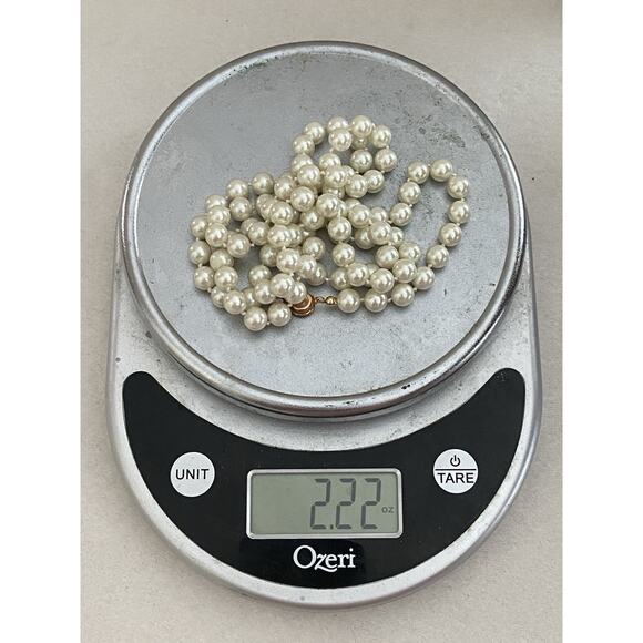 Vintage Knotted Pearl necklace, Glass Faux Pearls, Ivory 17.5” Heavy - Picture 5 of 6